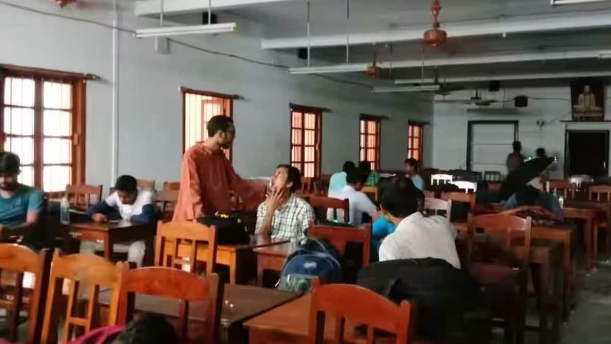 इस परीक्षा के लिए 10.76 लाख अभ्यर्थियों ने आवेदन किया, लेकिन केवल 4,54,997 अभ्यर्थी ही परीक्षा में शामिल हुए। (प्रतीकात्मक-विकिमीडिया कॉमन्स)