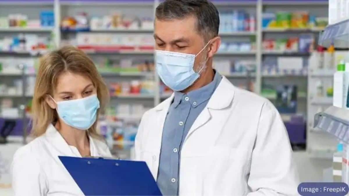 बी फार्मेसी के बाद भविष्य (What after B. Pharmacy) - बेस्ट कोर्स, सरकारी और निजी नौकरियां, कॅरियर