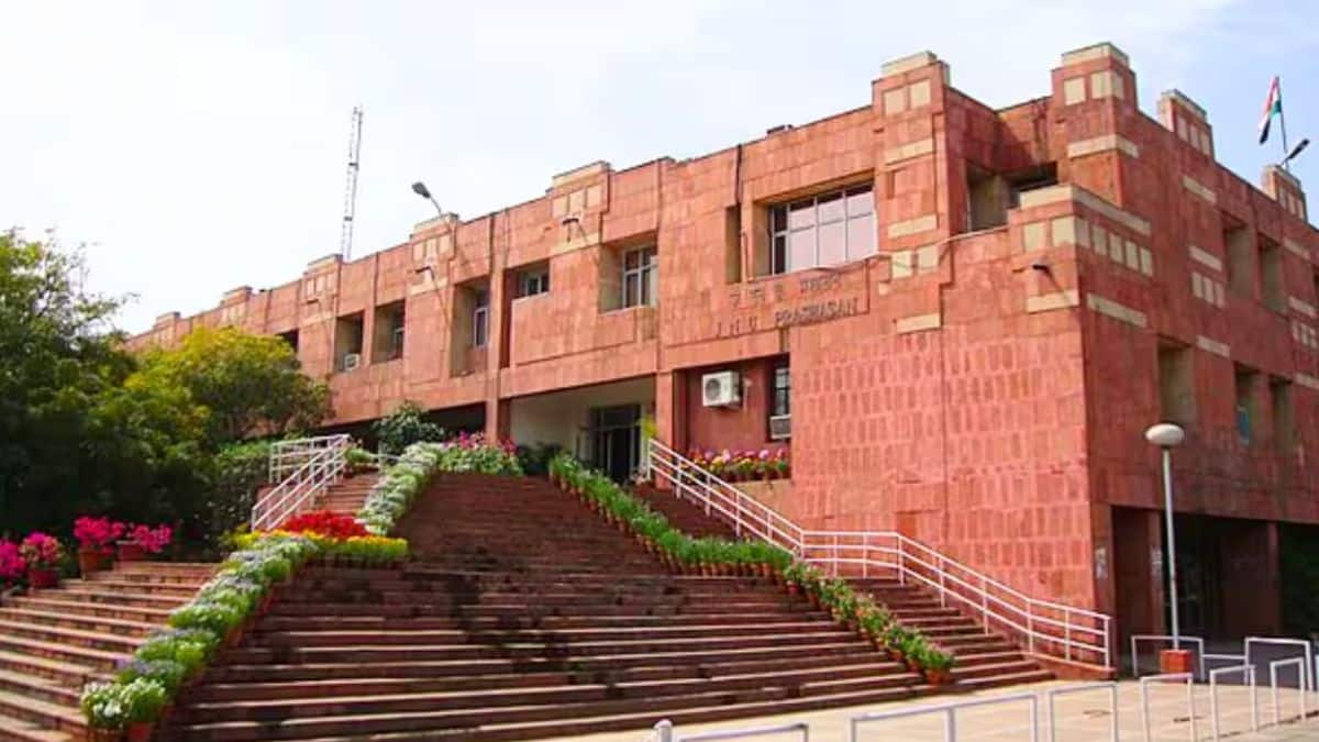 छात्रों की प्राथमिक मांग जवाहरलाल नेहरू विश्वविद्यालय प्रवेश परीक्षा (जेएनयूईई) को फिर से बहाल करना है। (इमेज-विकिमीडिया कॉमन्स)