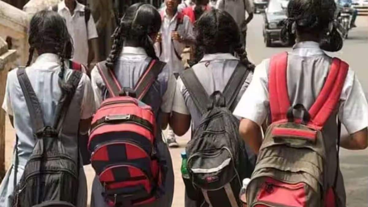 दिल्ली अग्निशमन सेवा के अधिकारियों ने यह जानकारी दी। (प्रतीकात्मक-विकिमीडिया कॉमन्स)