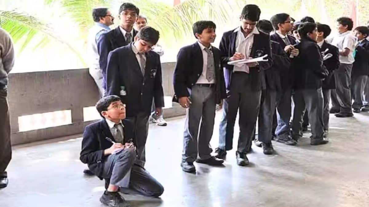 आरआईएमसी दून घाटी का एक प्रमुख सैन्य स्कूल है, जो छात्रों को भारतीय सशस्त्र बलों में करियर के लिए तैयार करता है। (प्रतीकात्मक-विकिमीडिया कॉमन्स)