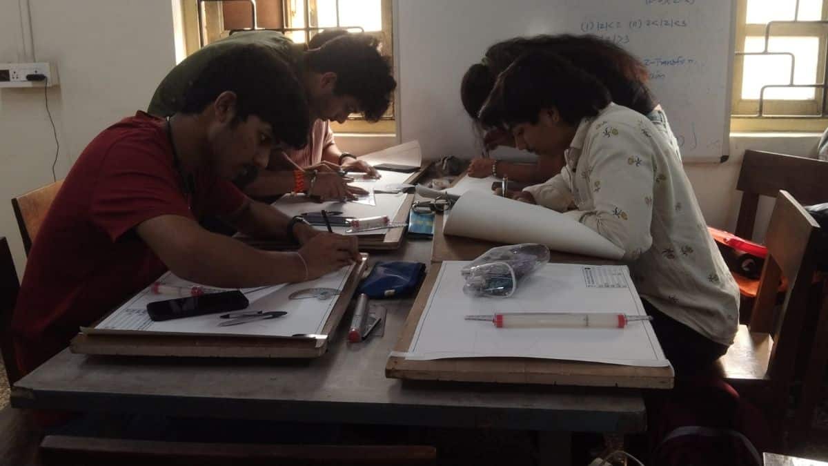 Madhya Pradesh institution-level counselling 2025 dates revised for AICTE-approved courses