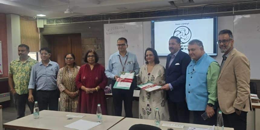 नई दिल्ली स्थित एनसीईआरटी मुख्यालय में एनसीईआरटी-यूएजुकेट एमओयू साइन किया गया।