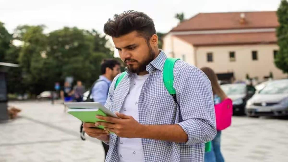बोर्ड ने उम्मीदवारों को आश्वासन दिया है कि नई तारीखों की घोषणा जल्द ही आधिकारिक वेबसाइट hpbose.org पर की जाएगी। (प्रतीकात्मक-फ्रीपिक)