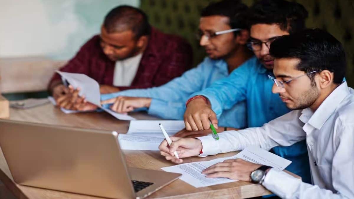 आरआरबी ने आरपीएफ एसआई भर्ती परिणाम के साथ कटऑफ अंक पहले ही जारी कर दिए हैं। (प्रतीकात्मक-फ्रीपिक)