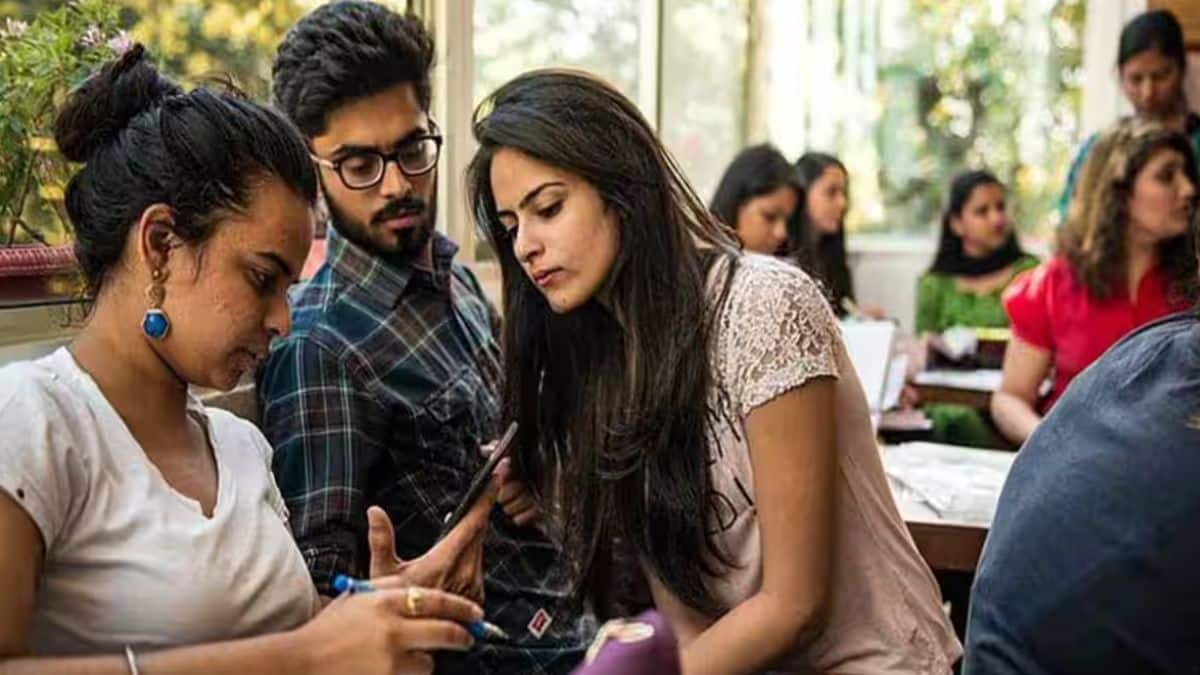 अध्यक्ष ने कहा कि अगर किसी भी अभ्यर्थी के साथ अन्याय हुआ तो परीक्षा दोबारा कराई जाएगी। (प्रतीकात्मक-विकिमीडिया कॉमन्स)