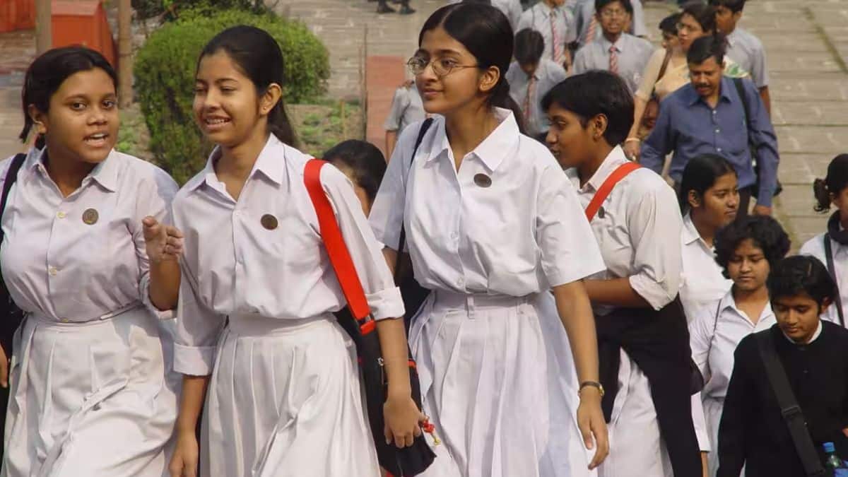 अब उन्हीं छात्रों की टीसी अपलोड करनी होगी जो किसी अन्य स्कूल से कक्षा 9 और 11 में प्रवेश लेते हैं। (प्रतीकात्मक-विकिमीडिया कॉमन्स)