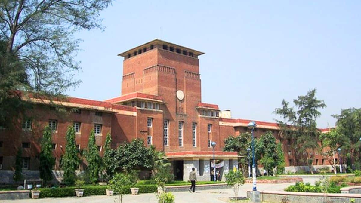 डूसू चुनाव 2025-26 में कानून व्यवस्था बनाए रखने के लिए बैठक आयोजित की गई। (प्रतीकात्मक-विकिमीडिया कॉमन्स)