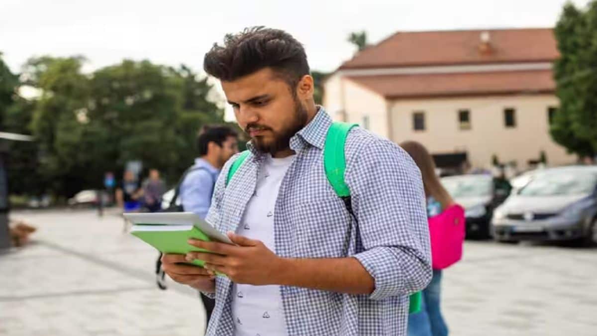 एमसीसी नीट यूजी 2025 काउंसलिंग राउंड 1 का संशोधित शेड्यूल आधिकारिक वेबसाइट पर जारी किया गया है। (प्रतीकात्मक-फ्रीपिक)