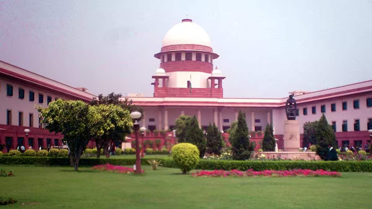 Telangana domicile rule for medical admissions reinstated by Supreme Court; exceptions for children of transferred parents. (Image: Wikimedia Commons)