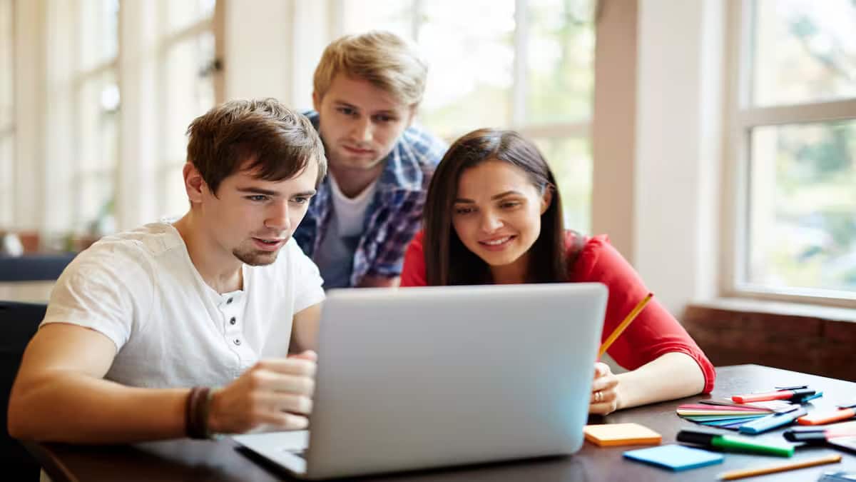 Download AIIMS NORCET 9 scorecard 2025 at aiimsexams.ac.in. (Image: Freepik)