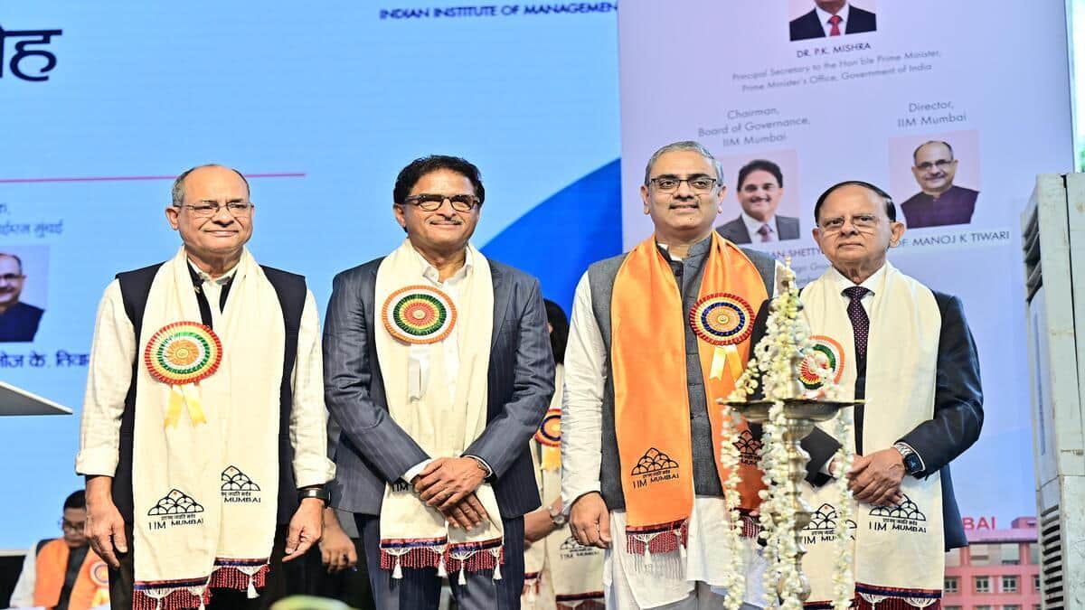 IIM Mumbai awards degrees to 932 PG, 31 PhD, and 25 VLFM students at 2nd convocation