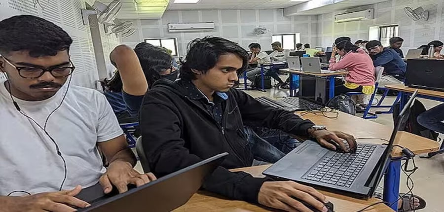 Apply for BSSC Stenographer 2025 at bssc.bihar.gov.in. (Image: Wikimedia Coomons)