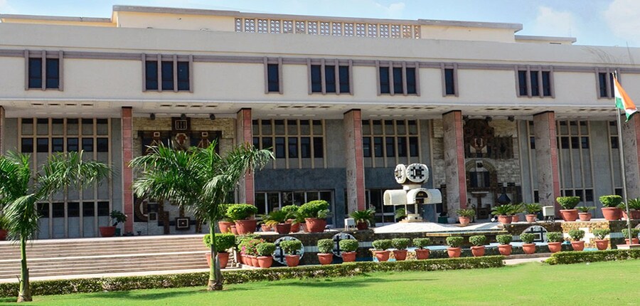 Delhi HC issues notice to DU over plea alleging EVM tampering in DUSU polls. (Image: Delhi High Court/official)