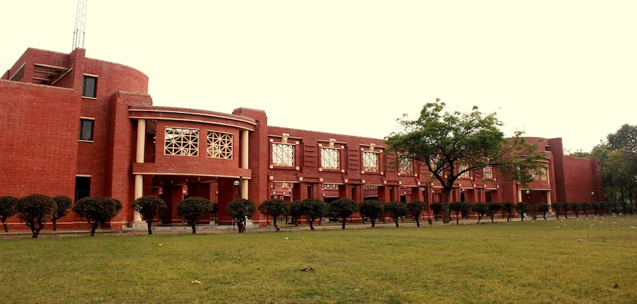 IIM Lucknow professors feature in Stanford University's top 2% scientists list. (Image: IIM Lucknow/official)