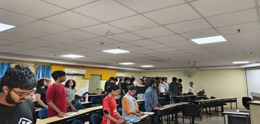 WBNUJS stiudents attend classes standing in protest against the VC  (Image : By Special arrangement)