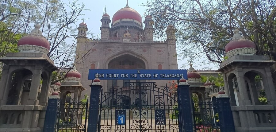 Telangana HC orders interim suspension on single judge order regarding TSPSC Group 1 Mains answer key. (Image: Telangana High Court/Wikimedia Commons)