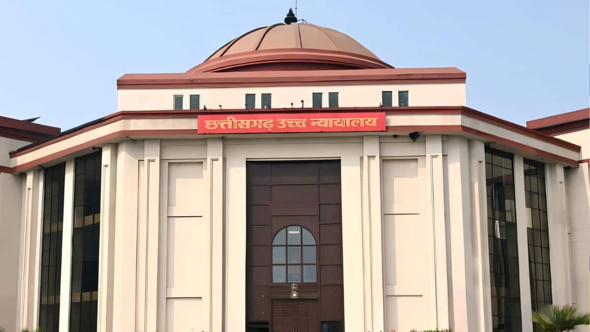 छत्तीसगढ़ राज्य के स्थानीय निवासी अभ्यर्थी, जो परीक्षा में उपस्थित होते हैं, उनका परीक्षा शुल्क व्यापम द्वारा वापस कर दिया जाएगा । (आधिकारिक वेबसाइट)