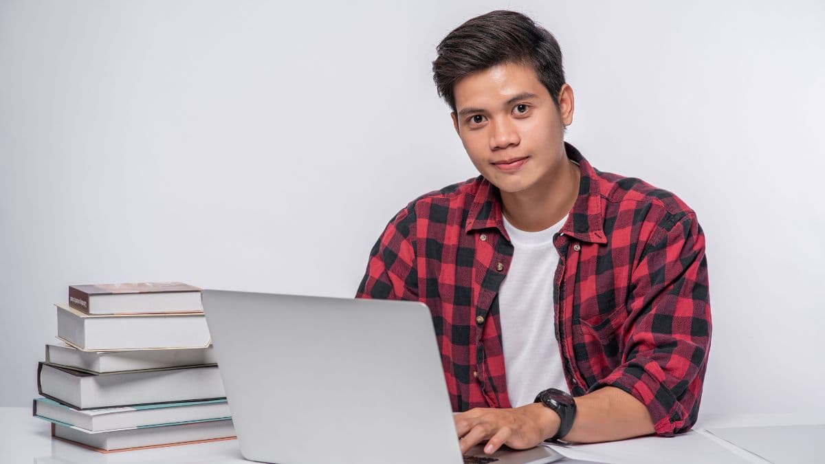 LIC AAO Admit Card 2025 (OUT) LIVE: LIC Assistant Administrative Officers prelims admit card declared; updates