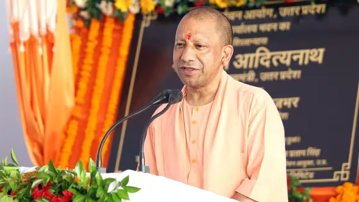 सीएम योगी ने कहा कि जिन छात्रों को छात्रवृत्ति नहीं मिली है, उनके खाते में दीपावली से पहले पैसा भेज दिया जाएगा। (इमेज-एक्स/@myogiadityanath)