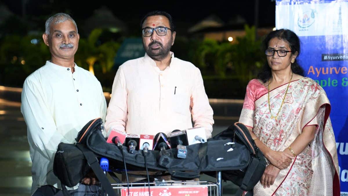 आयुष मंत्री प्रतापराव जाधव ने कहा कि सरकार का लक्ष्य आयुर्वेद को स्कूलों और कॉलेजों के स्वास्थ्य शिक्षा पाठ्यक्रम में शामिल करना है। (इमेज-एक्स/@mpprataprao)