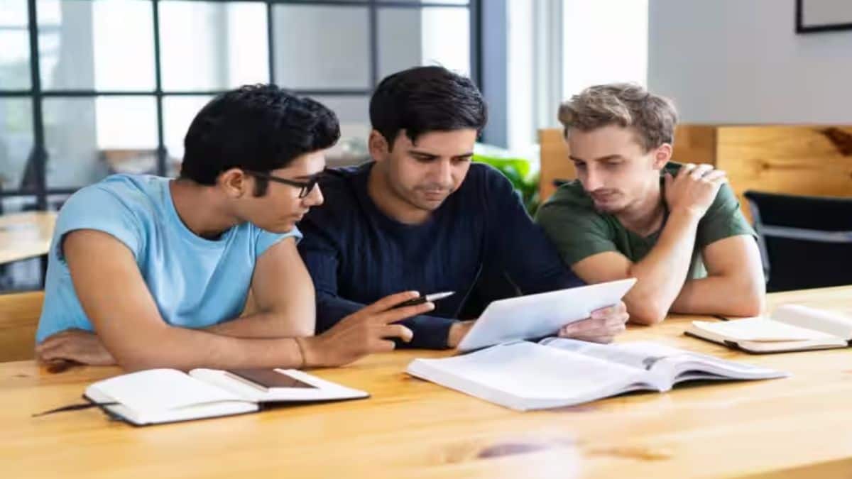 आयोग द्वारा 26 सितंबर को आधिकारिक वेबसाइट ssc.gov.in पर आंसर-की अपलोड की गई। (प्रतीकात्मक-फ्रीपिक)