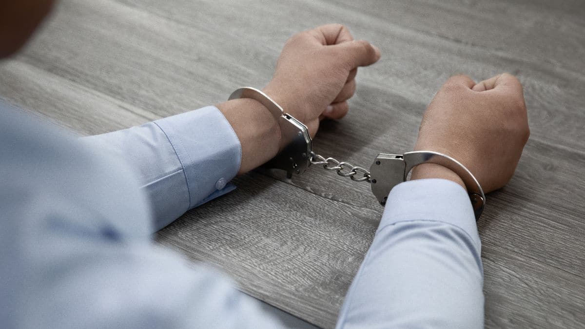 आरोपी से पूछताछ के बाद 'सॉल्वर' गिरोह के अन्य सदस्यों की तलाश में पुलिस की एक टीम बिहार और आजमगढ़ भेजी गई है। (प्रतीकात्मक-फ्रीपिक)