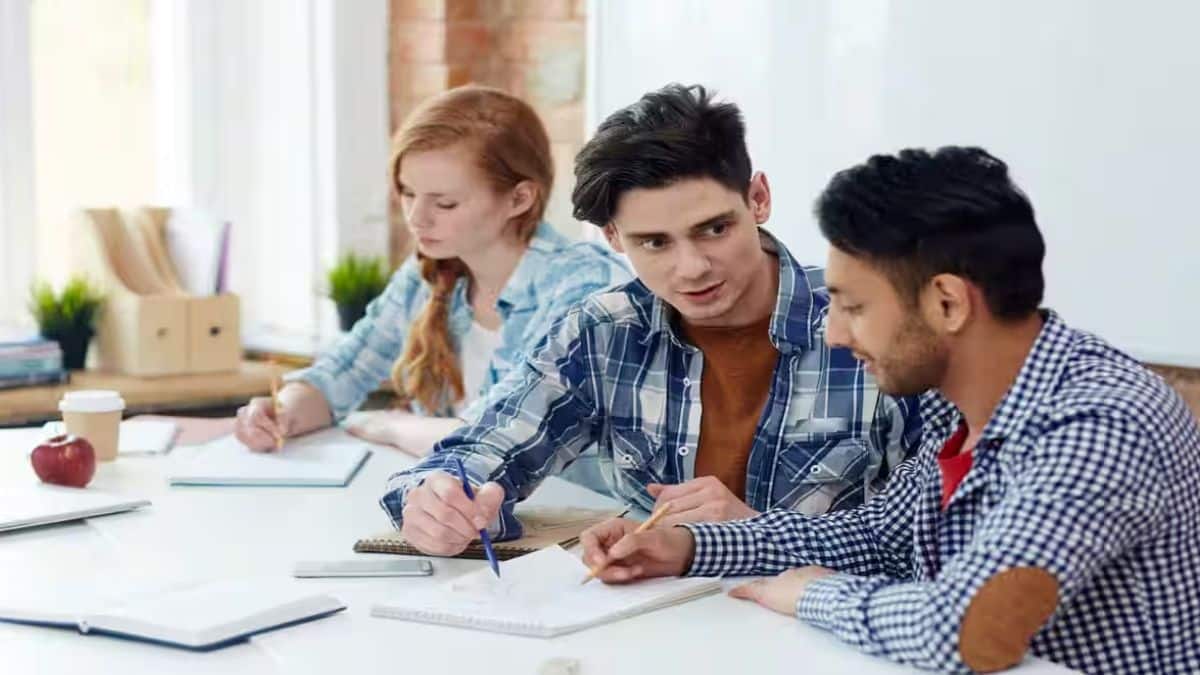 आरएसएसबी कंडक्टर भर्ती परीक्षा 6 नवंबर को आयोजित की गई। (प्रतीकात्मक-फ्रीपिक)