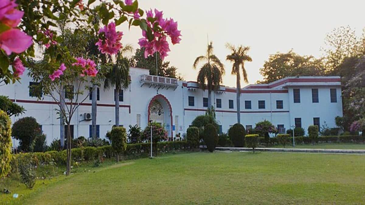 Aligarh Muslim University to open application form for UG, PG admission from February 1