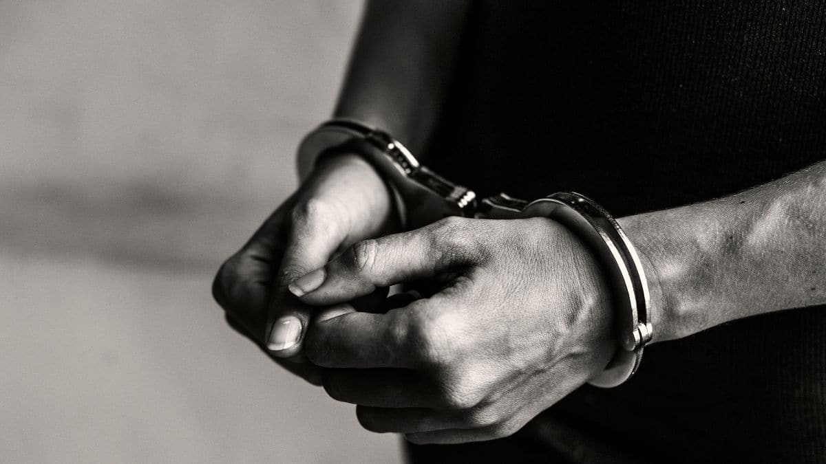 एसओजी ने इस मामले में कार्यरत सहायक अभियंता गणपत लाल बिश्नोई को गिरफ्तार किया है। (प्रतीकात्मक-फ्रीपिक)