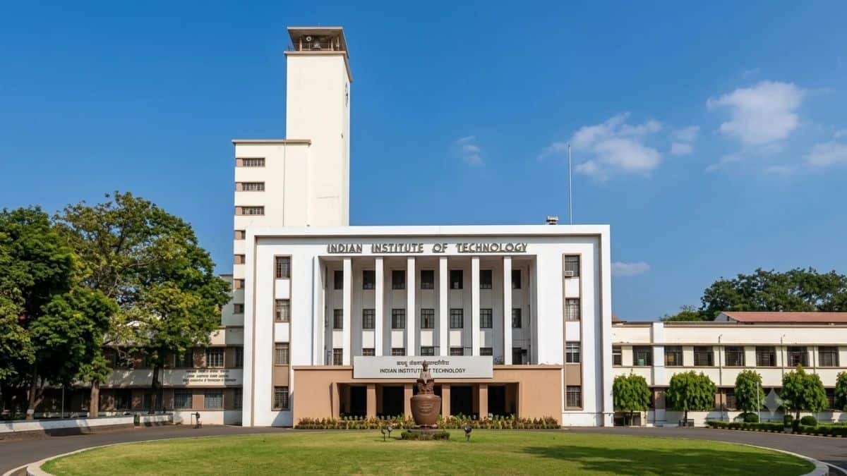 IIT Kharagpur develops a solar-powered food vending cart. (Image: IIT Kharagpur Official, AI-Enhanced)