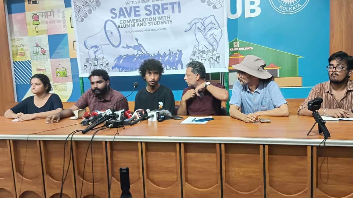 SRFTI Students’ Union and alumni held a ‘Save SRFTI’ press conference at Kolkata Press Club (Image: Careers360)