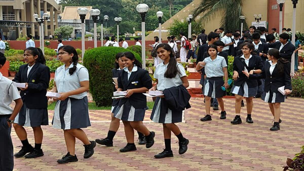The WBCHSE began its Higher Secondary (HS) Class 12 semester examination 2026 from February 12 and will continue up to February 27. (Representational image: Wikimedia Commons)