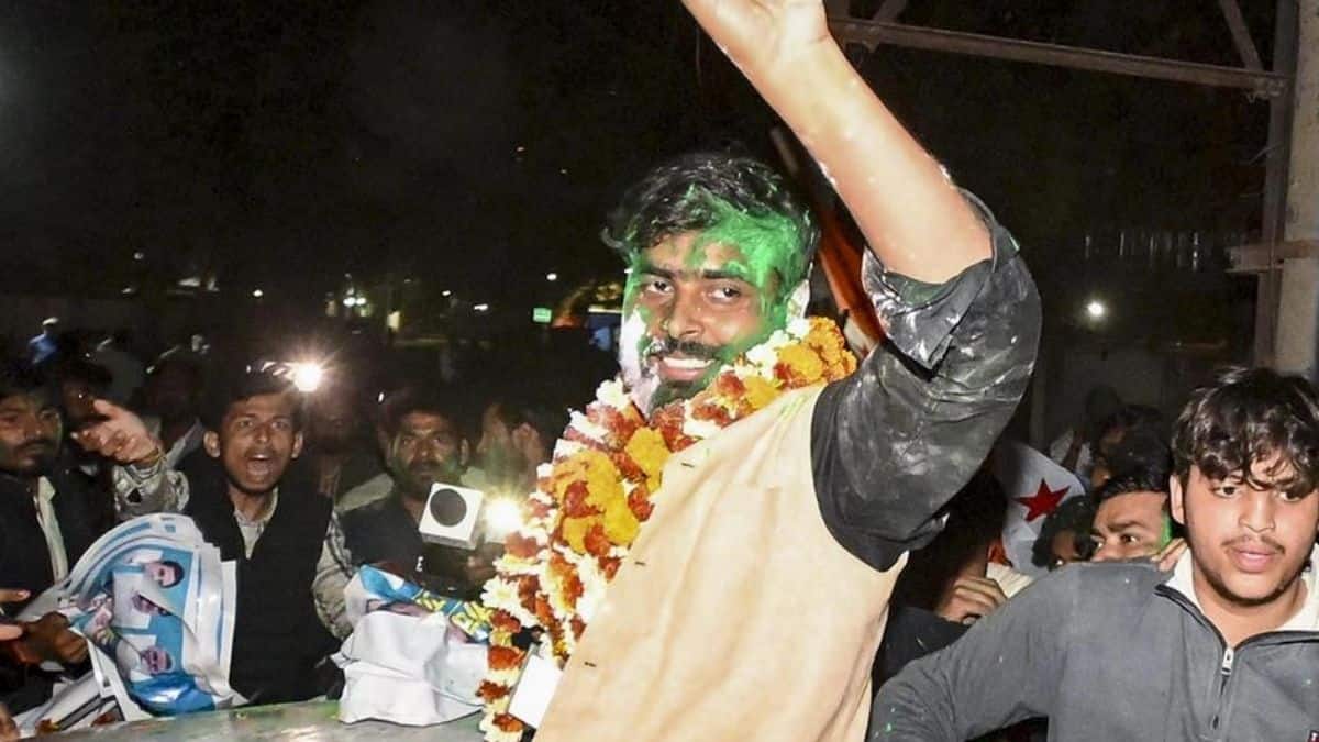 पीयूएसयू चुनाव में अध्यक्ष पद पर नेशनल स्टूडेंट्स यूनियन ऑफ इंडिया के शांतनु शेखर जीत हासिल की। (इमेज-पीटीआई)