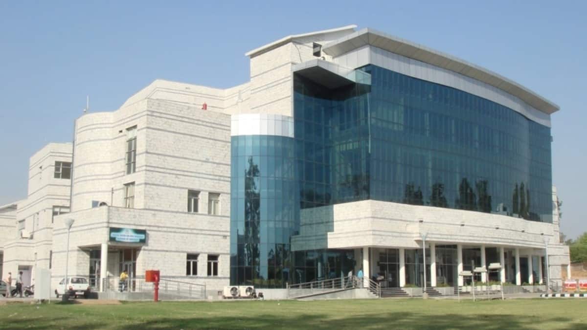 Jammu university panel recommends dropping Jinnah, Sir Syed, Iqbal from syllabus (Image: Wikimedia commons)