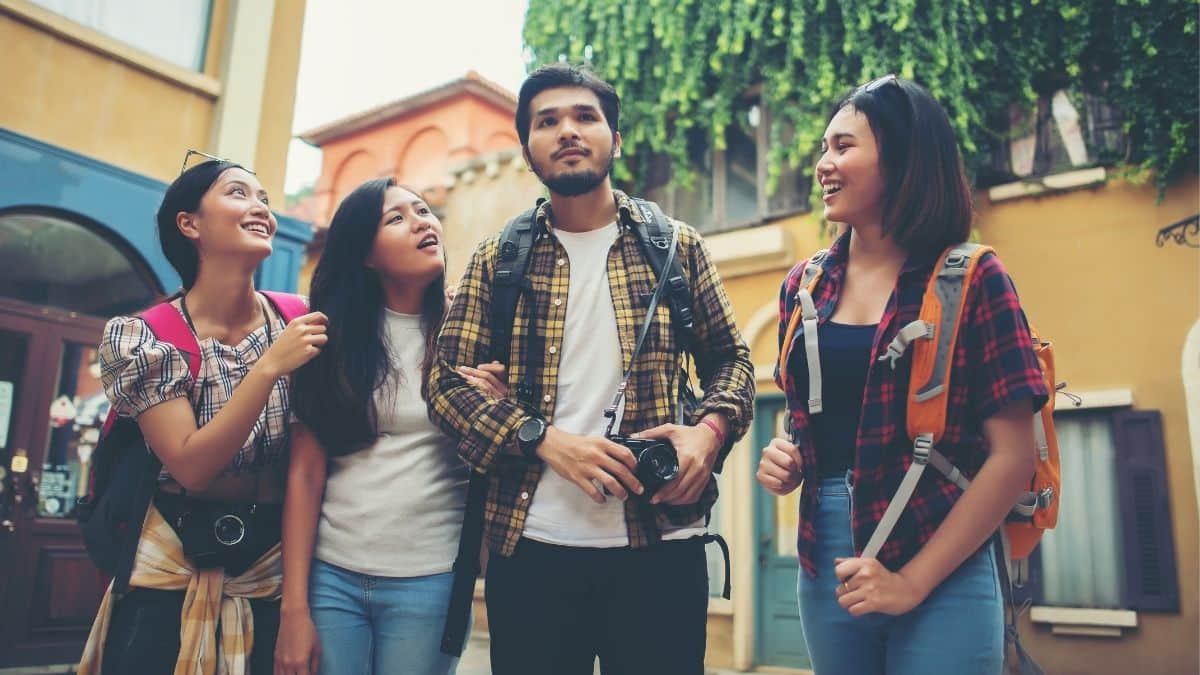 निजी विश्वविद्यालय में आयोजित होली कार्यक्रम के दौरान लगभग 20 छात्र घायल हो गए। (प्रतीकात्मक-फ्रीपिक)