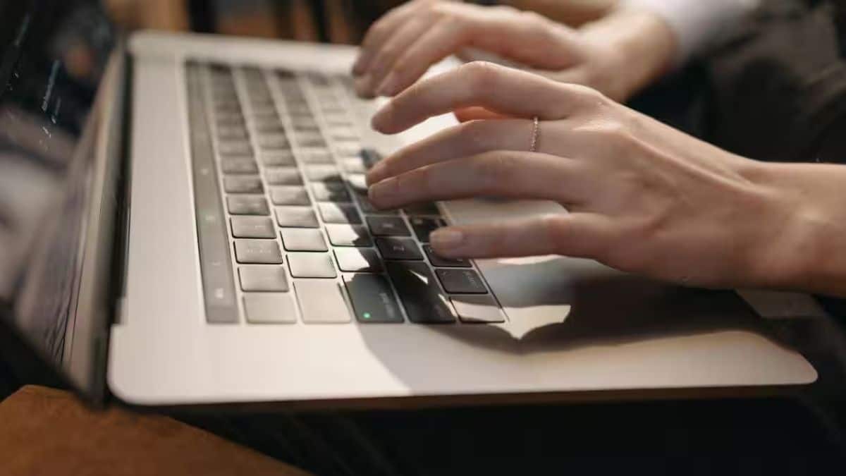 पात्र उम्मीदवार आधिकारिक वेबसाइट himachal.nic.in के माध्यम से आवेदन पत्र भर सकते हैं। (प्रतीकात्मक-फ्रीपिक)