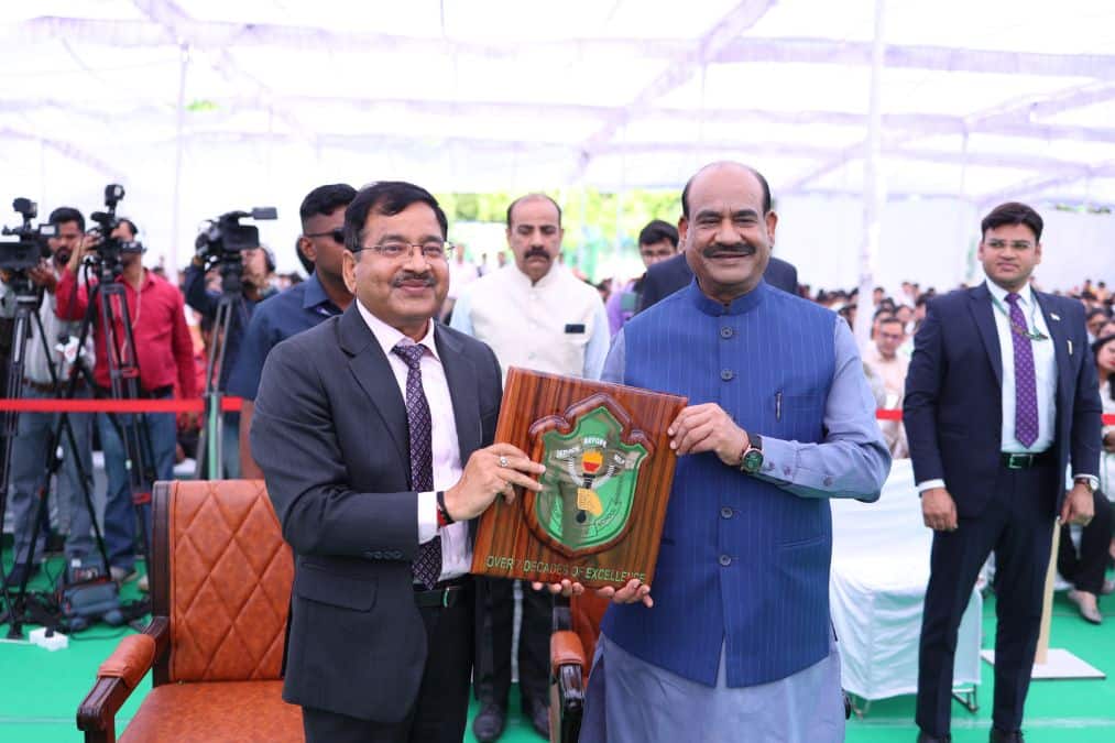 Om Birla Felicitates Meritorious Scholars of DPS Mathura Road