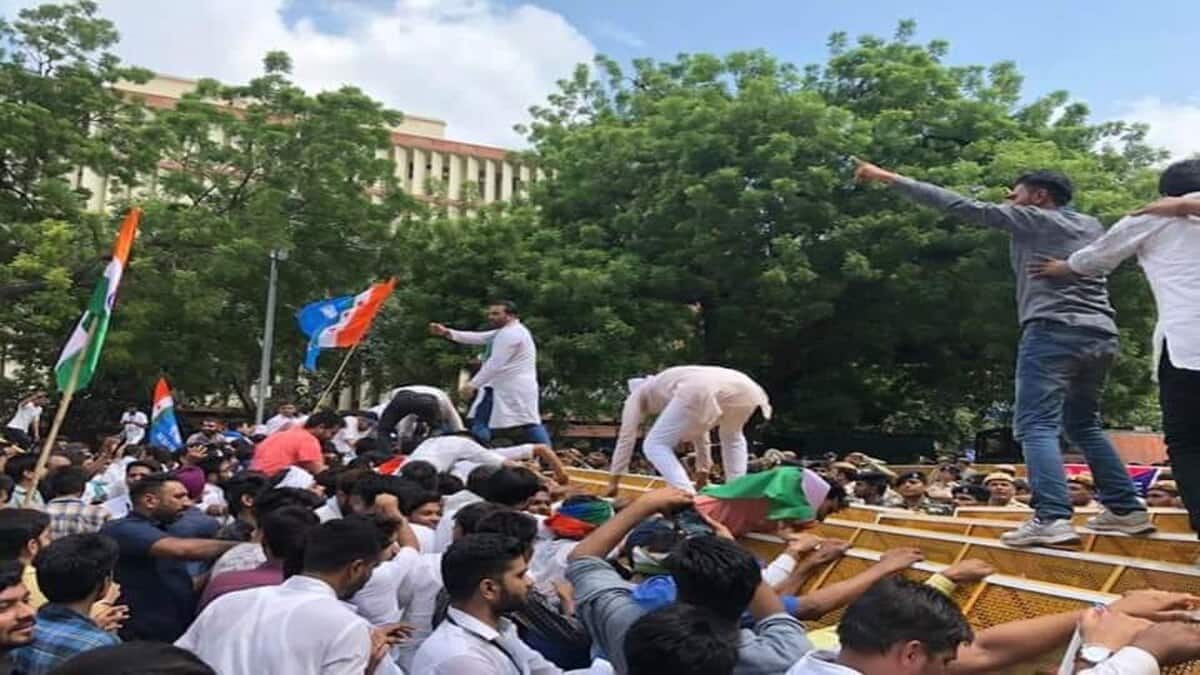 "If Pradhan does not step down, we would strongly protest during his visit to Odisha in the coming days," Aditya Pritam Das, an NSUI leader said. (Representational image: magnific)