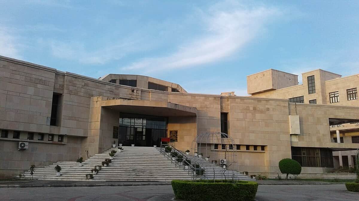IIIT Allahabad launches executive MTech in AI and Data Science for working professionals - Careers360