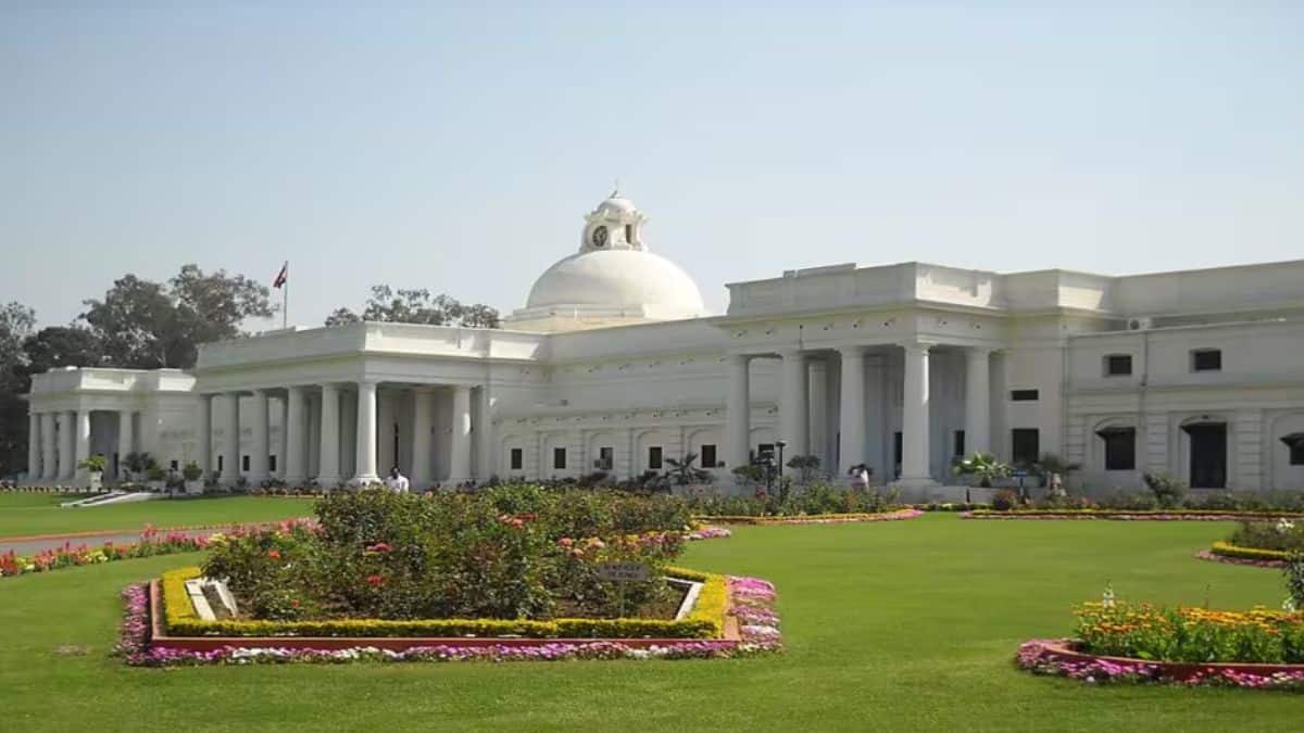IIT Roorkee addresses concerns over Paper 1 and Paper 2 score differences (Image: Wikimedia Commons)