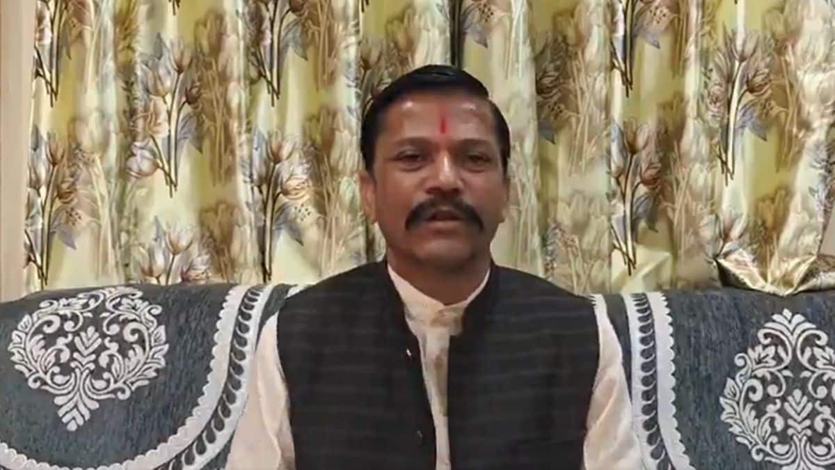 मंत्री रमेश कटारा ने सोशल मीडिया प्लेटफॉर्म एक्स पर एक वीडियो साझा कर शिक्षकों से माफी मांगी है। (इमेज - एक्स हैंडल @RameshKataraMLA)