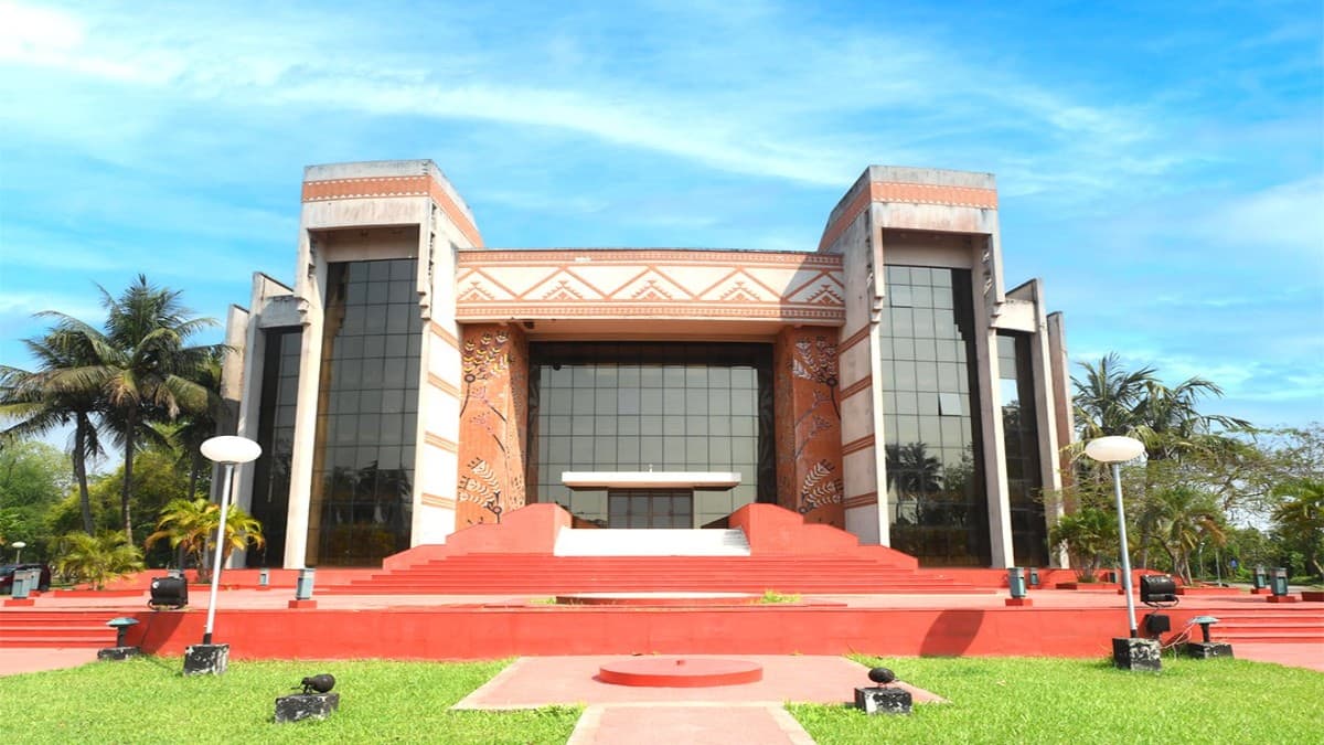All you need to know about IIM Calcutta's 27th Senior Management Programme (Image credit: official)