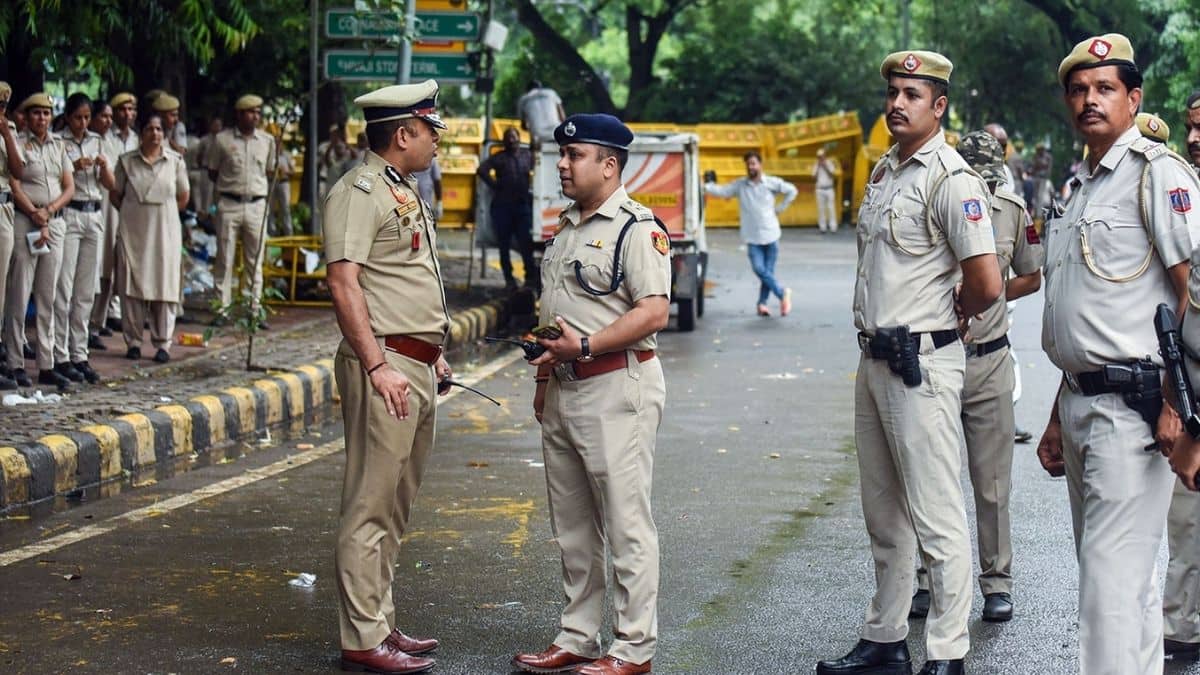 दिल्ली पुलिस द्वारा यह कदम कॉकरोच जनता पार्टी (कॉजपा) के दिल्ली में जारी आंदोलन के मद्देनजर उठाया गया है। (इमेज-एएनआई)