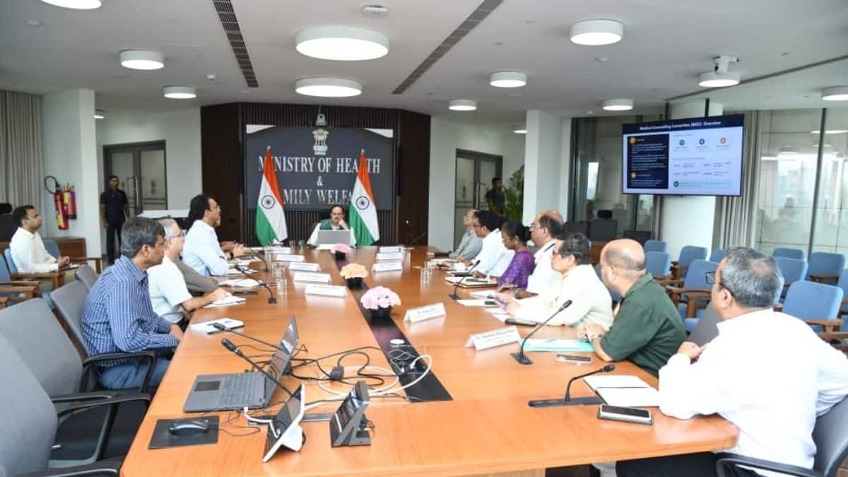 Health Minister reviews NEET UG 2026 counselling preparedness (Image Credit: X/@MoHFW_INDIA)