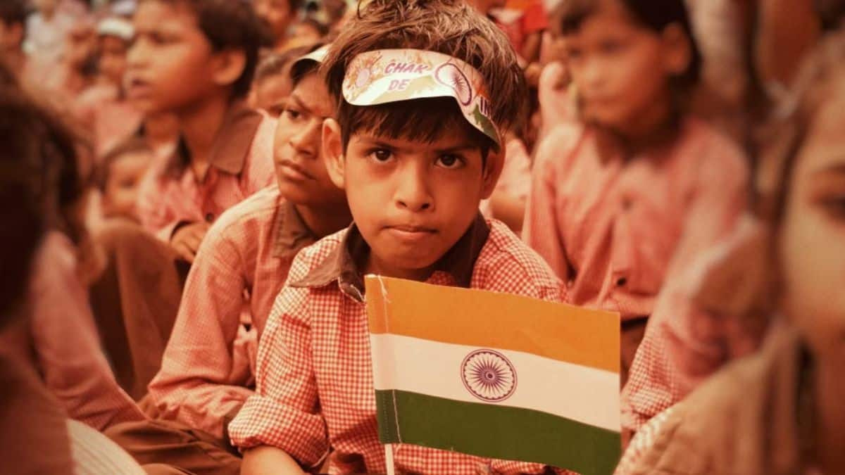 Students stage tiranga yatra over road to school (Representational image: pexels)