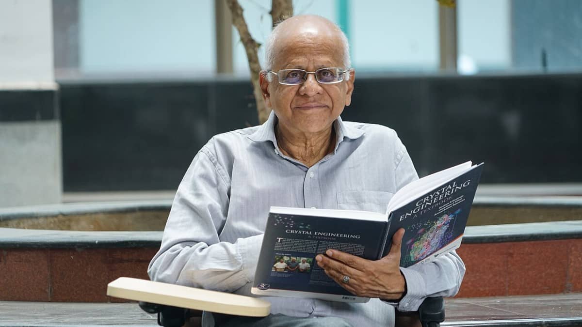 Gautam Desiraju receives the 14th IUCr Ewald Prize. (Image: Press release)