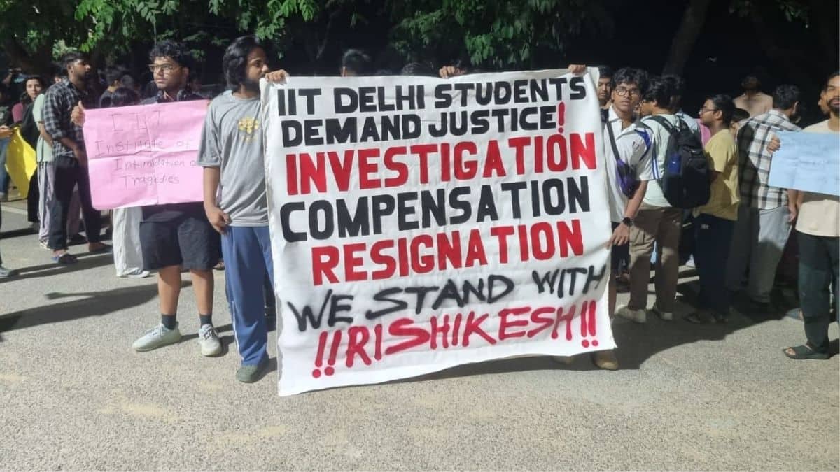 Student protests enter sixth day today and demand resignation of the people incolved along with compensation to Rishikesh's single mother. (Image Source: Special Arrangement)