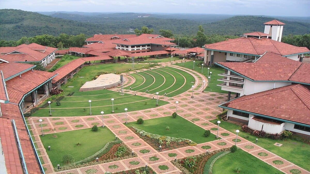 IIM Kozhikode Admissions 2026: Candidates can apply for EMAT 2026 for admission to EPGP programme at iimk.ac.in by August 17. (Image source: Wikimedia Commons)