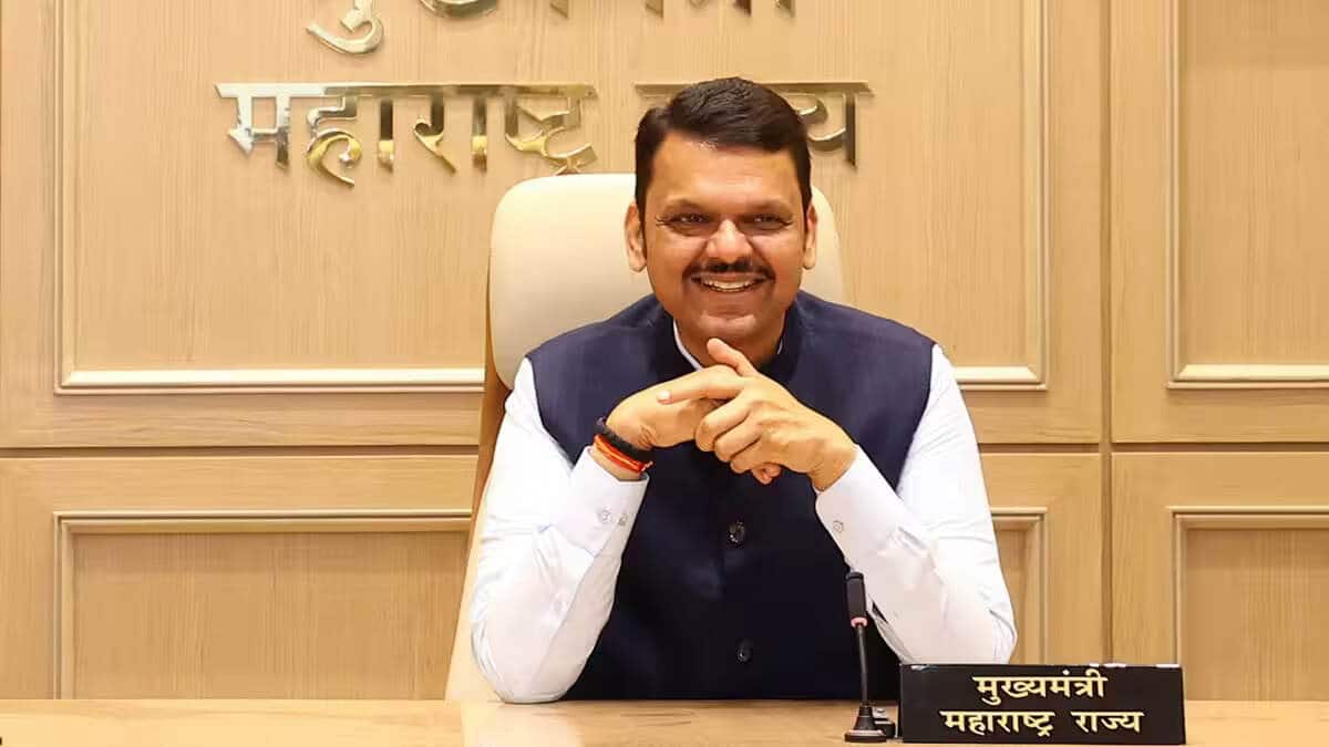 Maharashtra CM instructed to integrating drug de-addiction lessons into school curriculum. (Image: Wikimediacommons)